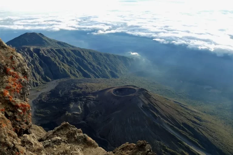 4 Days Mount Meru Climb – Arusha National Park Trek